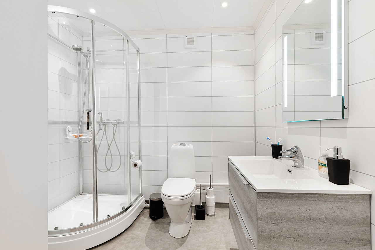 Installation Mistakes to Avoid When Fitting Glass Shower Cubicles in Kenyan Bathrooms