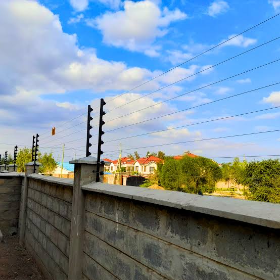 Electric Fence Kenya:Essential Guide to Energisers and Perimeter Security Hardware